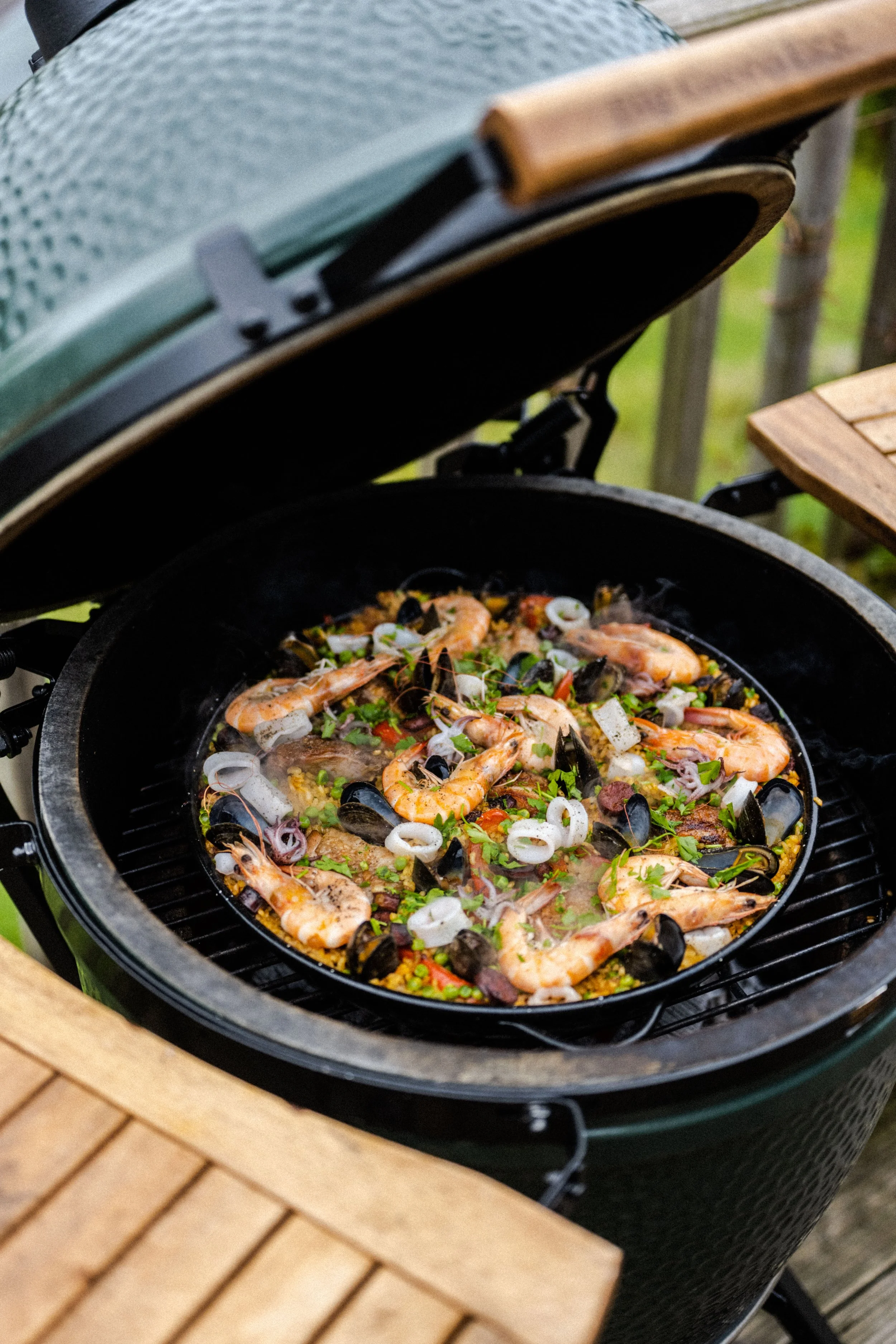 Big green shop egg paella pan